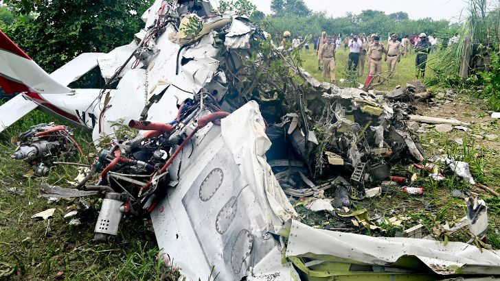 https://salarnews.in/public/uploads/images/newsimages/maannewsimage27082026_171716_Kanpur crash.jpg